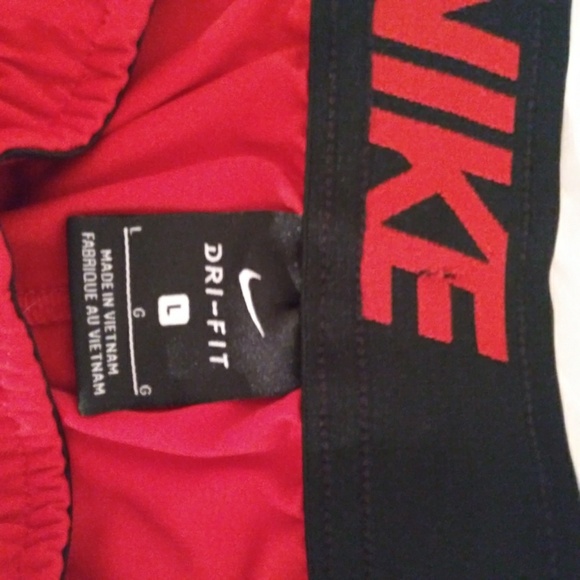 Nike Dri-Fit Red Basketball Shorts. Men's Size - L - Picture 3 of 3
